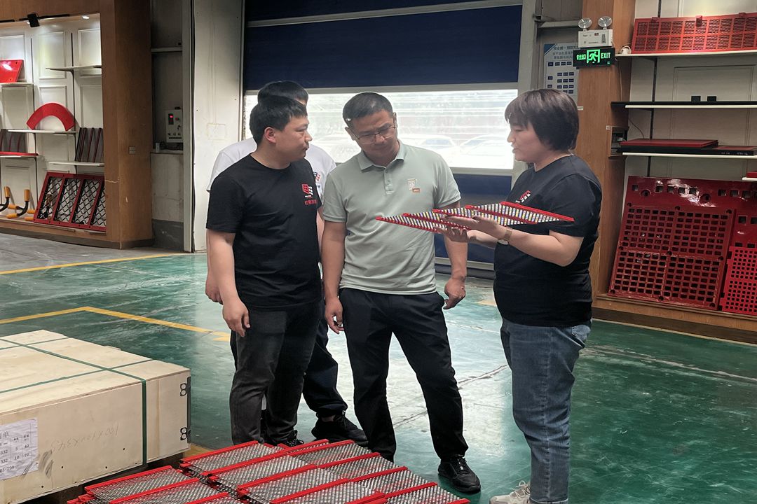 热烈欢迎国内水泥厂客户来我公司进行实地参观考察洽谈业务